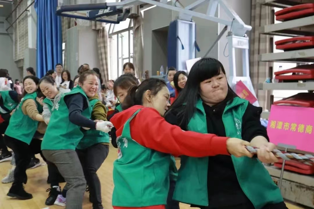 她们“拼”起来的样子真美——湘潭市常德商会三八妇女节组队参加趣味运动会